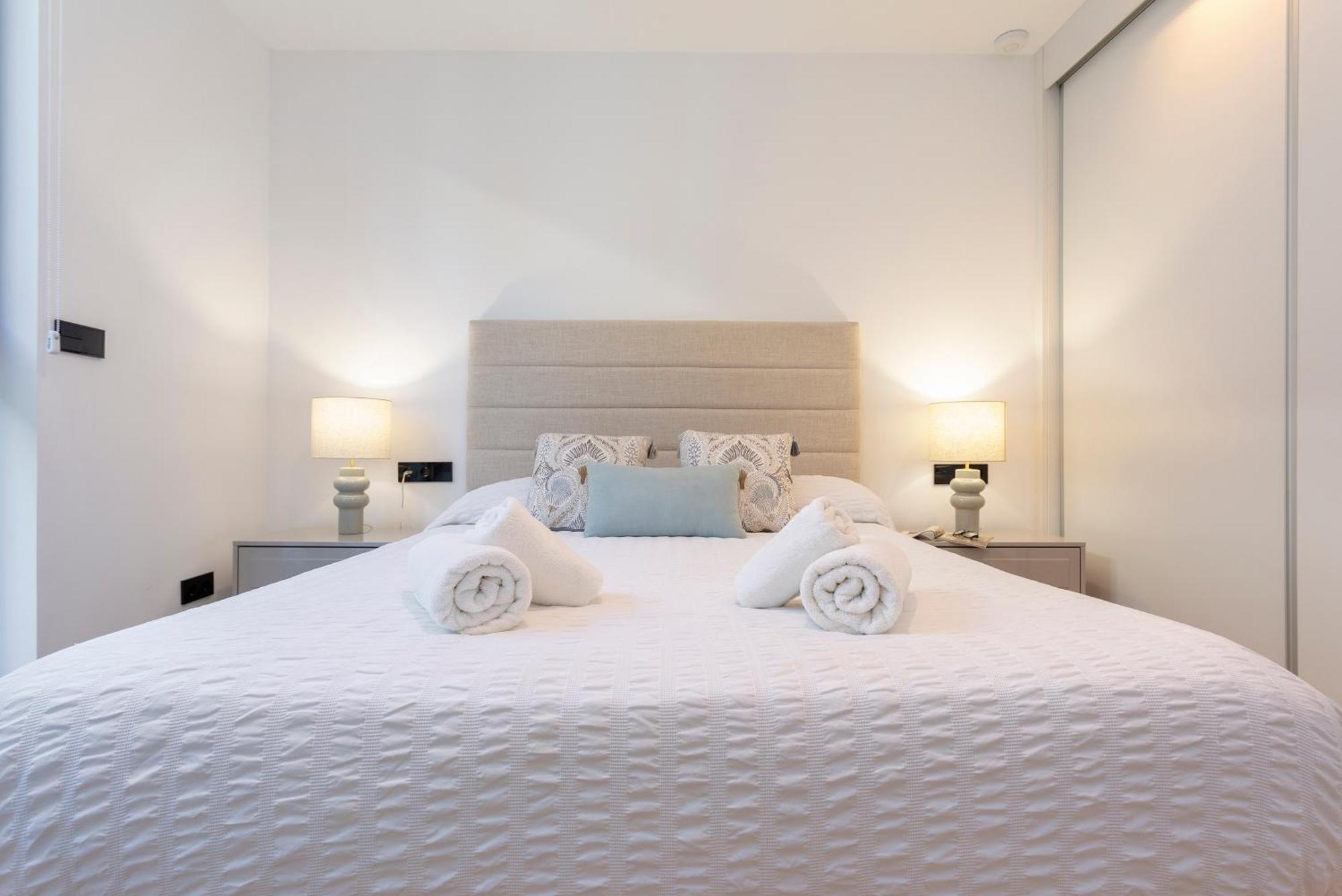 Malagueta Beach Front Luxury Apartment By Rent Me Málaga Kültér fotó